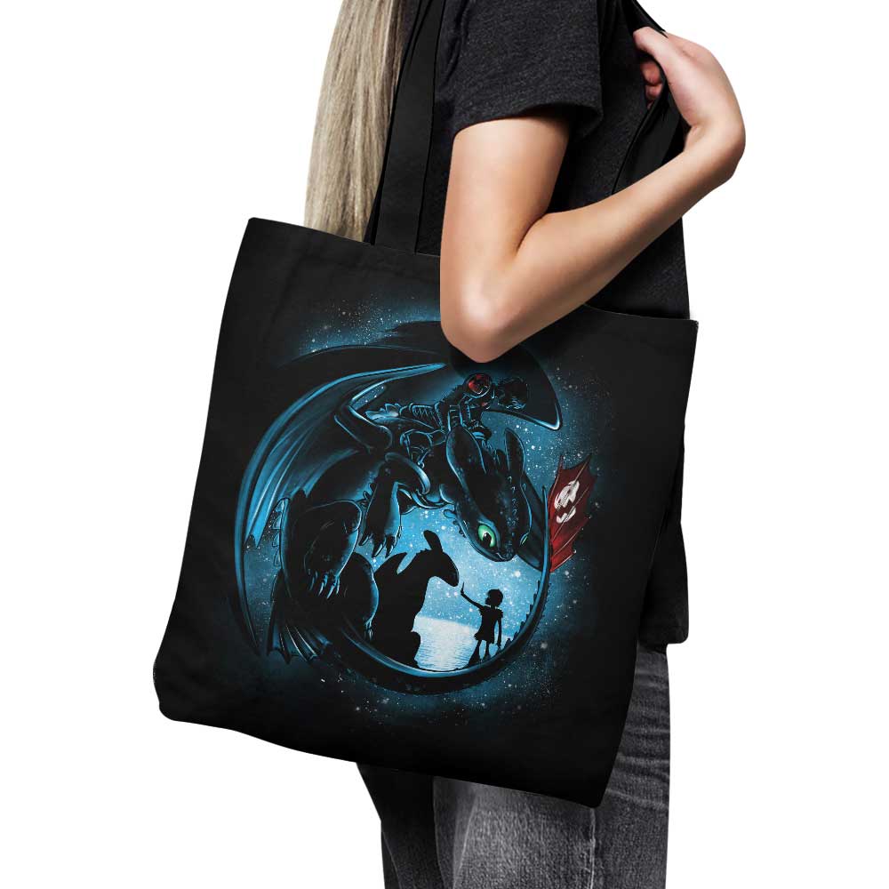 Alemaglia's Stylish 'Yesterday and Tomorrow' Tote Bag